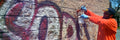 Comment éliminer les graffitis des surfaces poreuses en brique, pierre et maçonnerie 